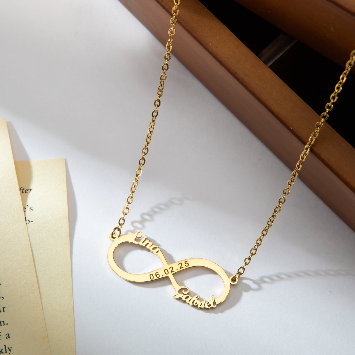Collar Infinito con Tres Grabados Personalizado