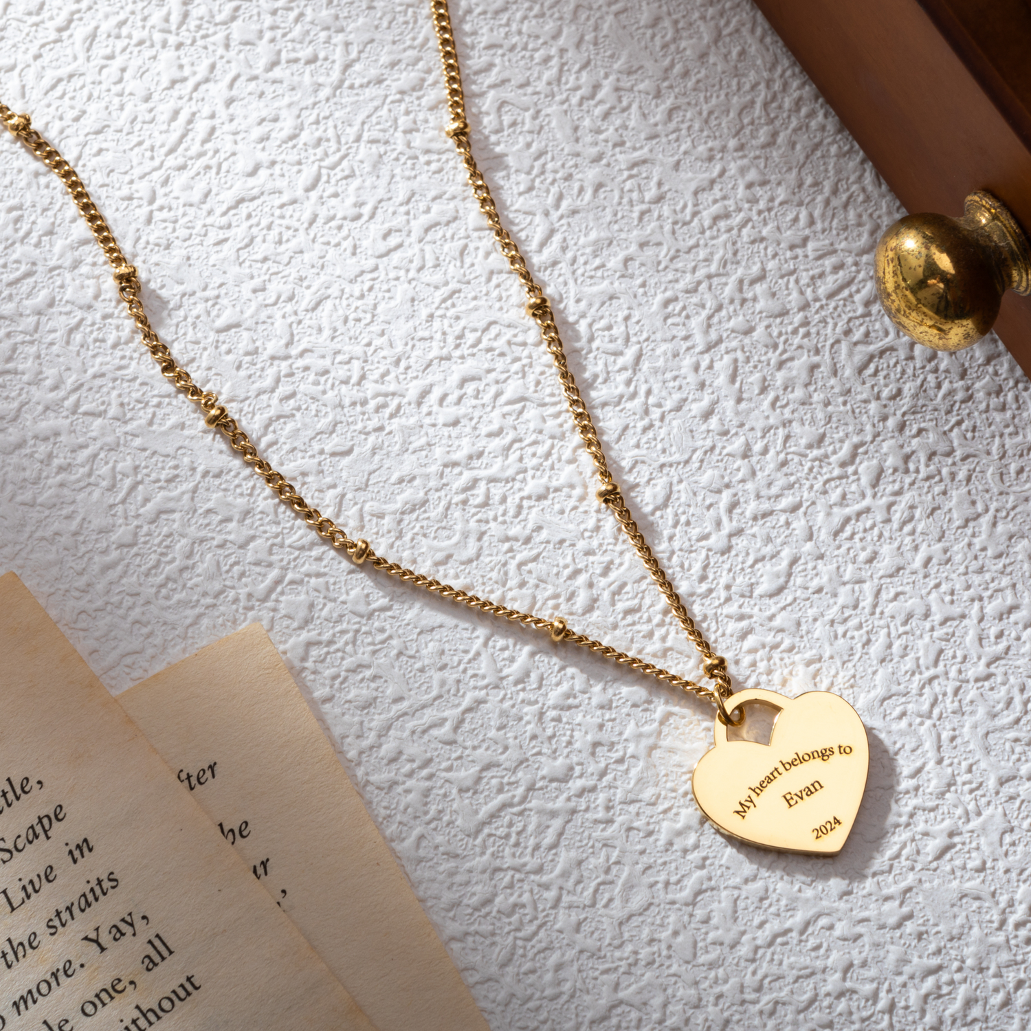 Collar Corazón Grabado Personalizado con Cadena de Bolitas