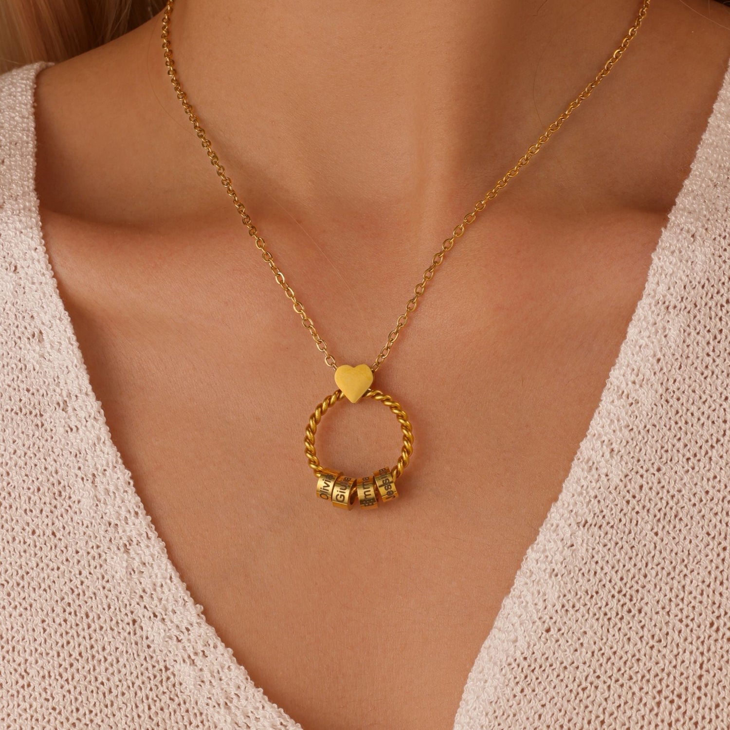 Collar Círculo Corazón Personalizado (Hasta 4 Nombres)
