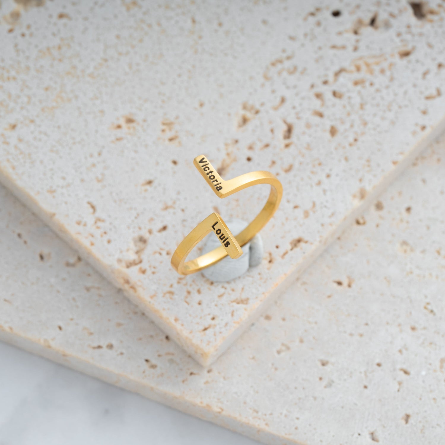 Anillo Vertical con Dos Nombres