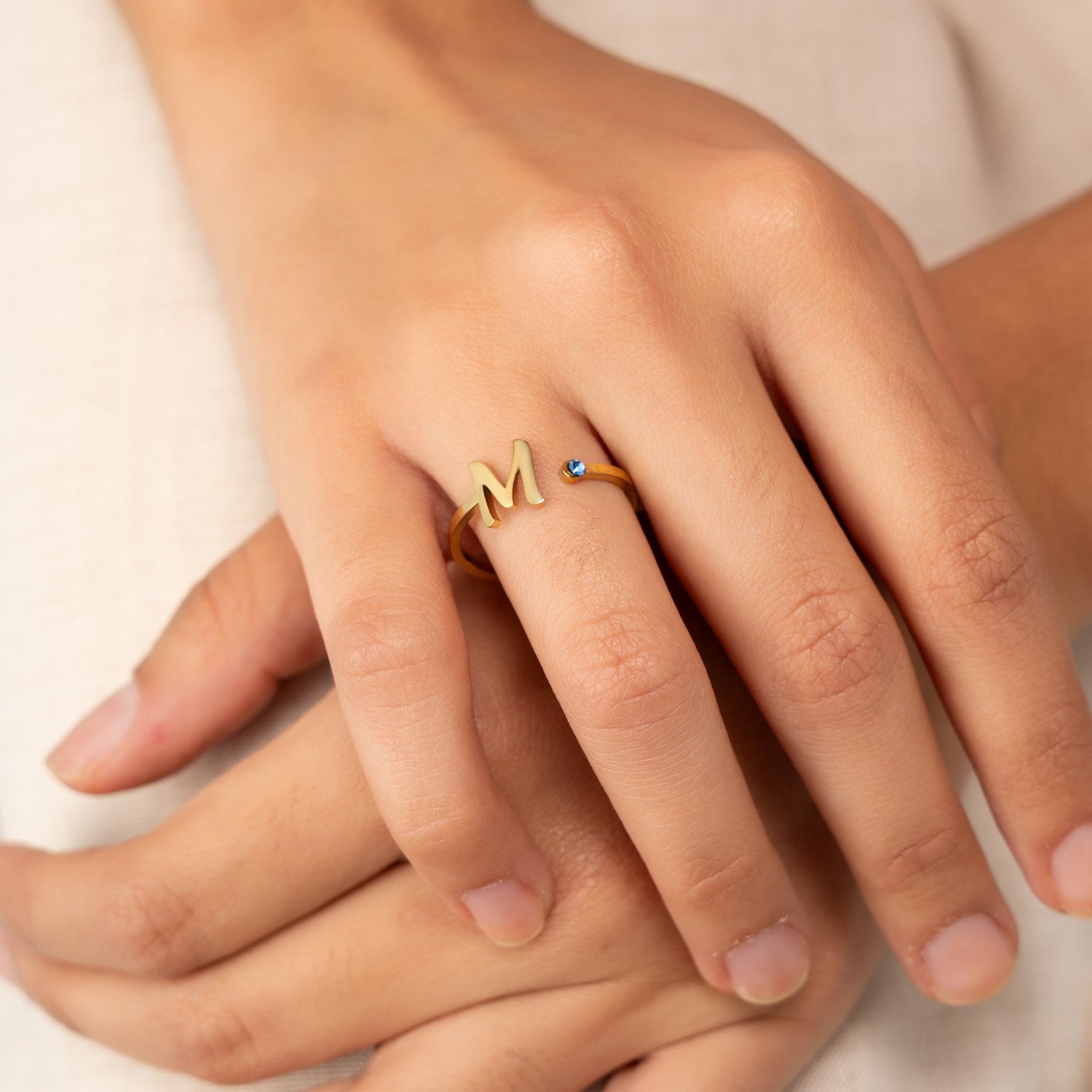 Anillo Inicial con Piedra de Nacimiento Personalizado