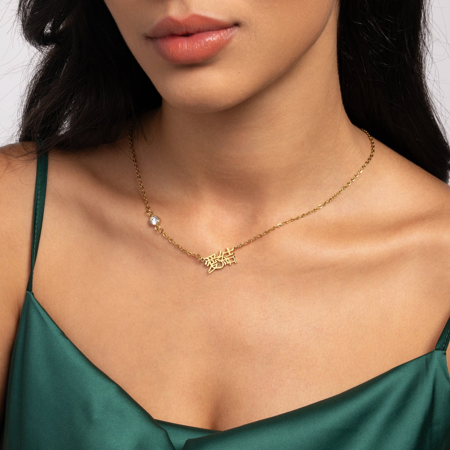 Collar Japonés Nombre con Piedra Brillante